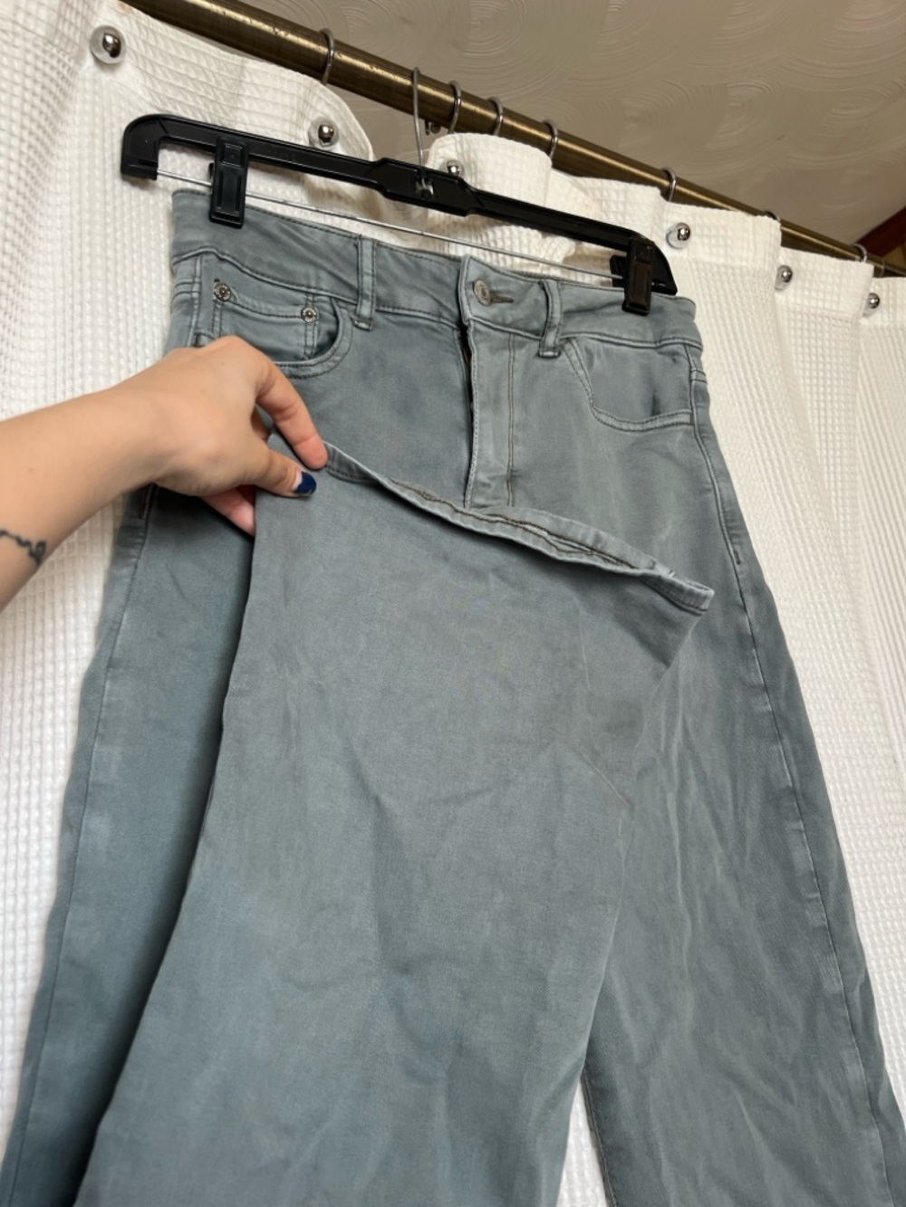 American Eagle High-Waist Wide Leg Jeans in Dusty Sage Green